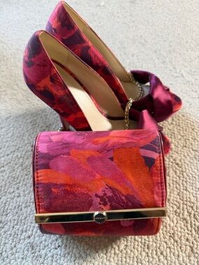 Karen Millen Floral Satin Peep-Toe Heels in Deep Berry